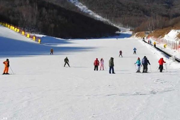 巨石山滑雪场