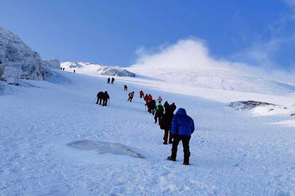 哈巴雪山最佳登山时间